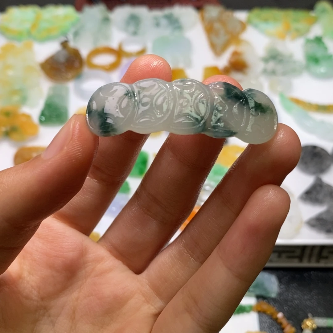 定制翡翠未镶嵌手牌