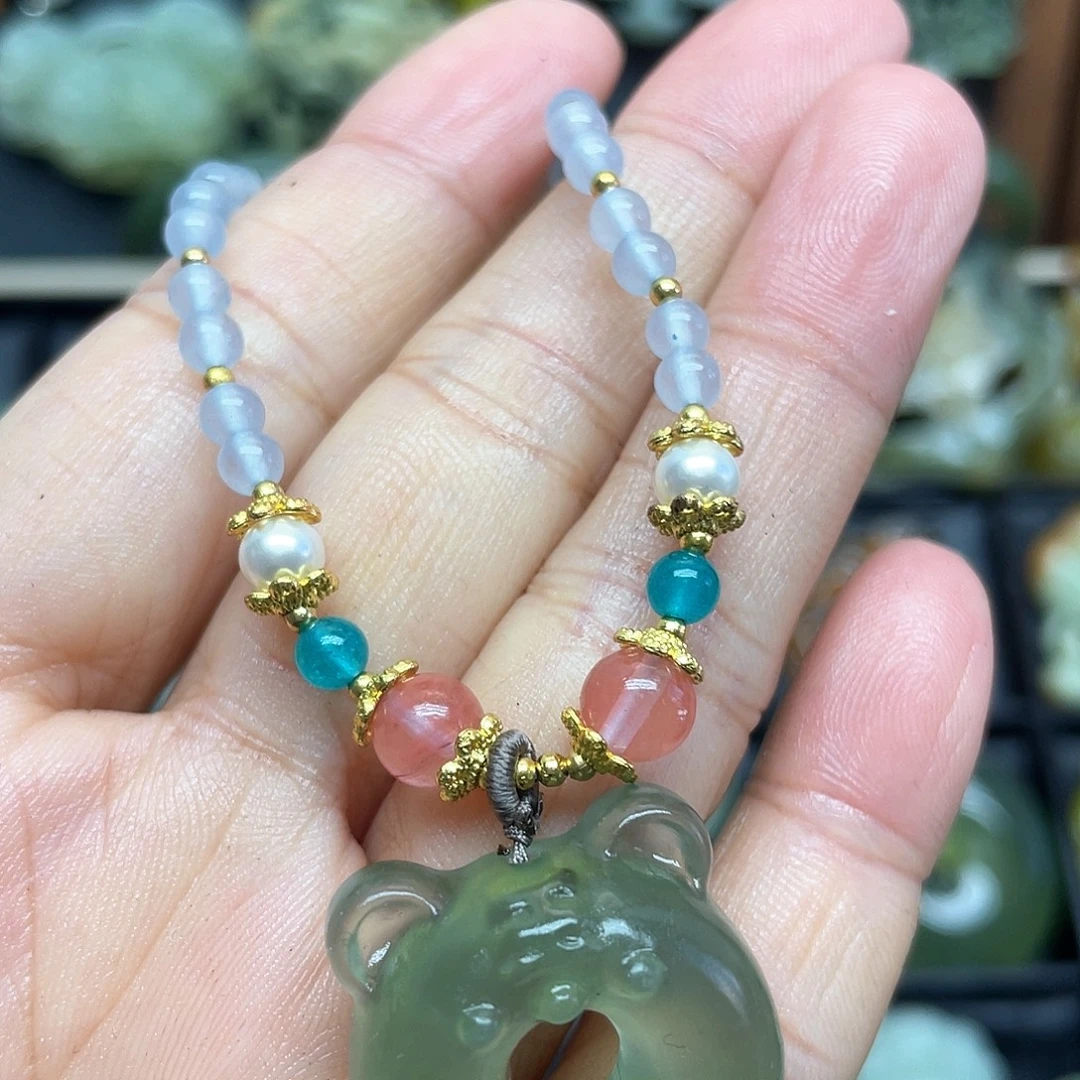 蛇纹石玉未镶嵌颈饰