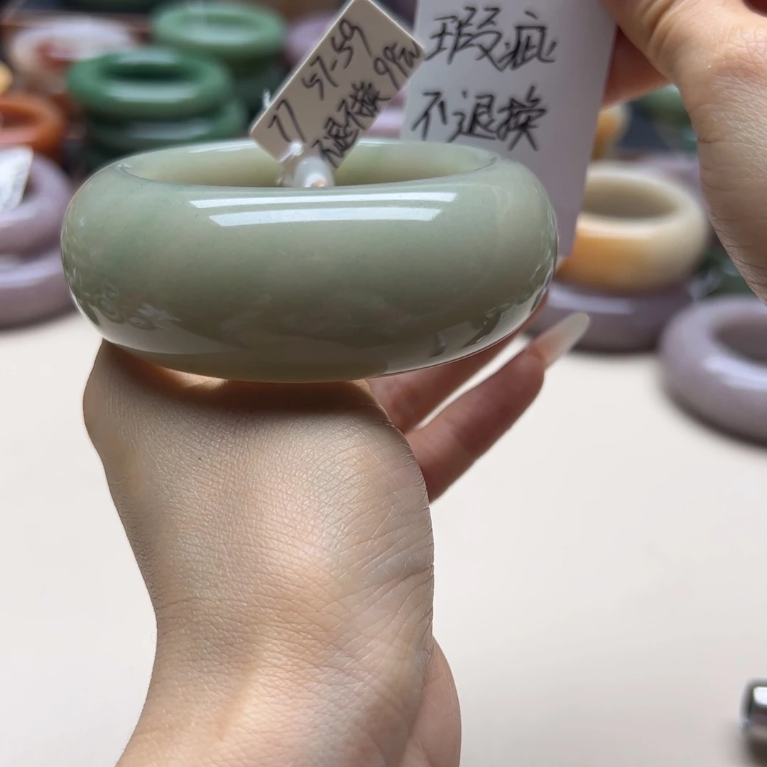 石英岩玉未镶嵌手镯