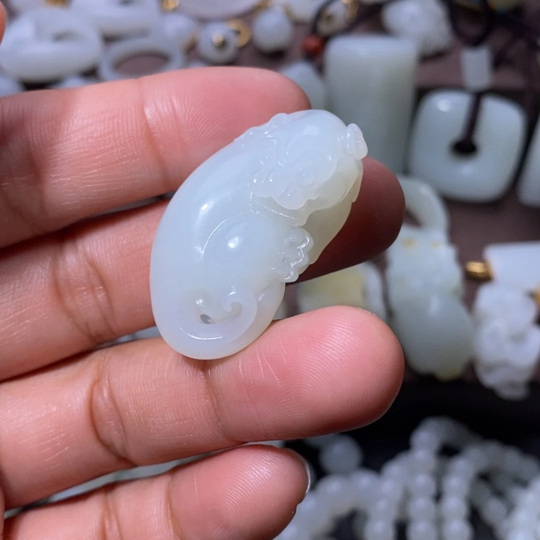 和田玉颈饰未镶嵌