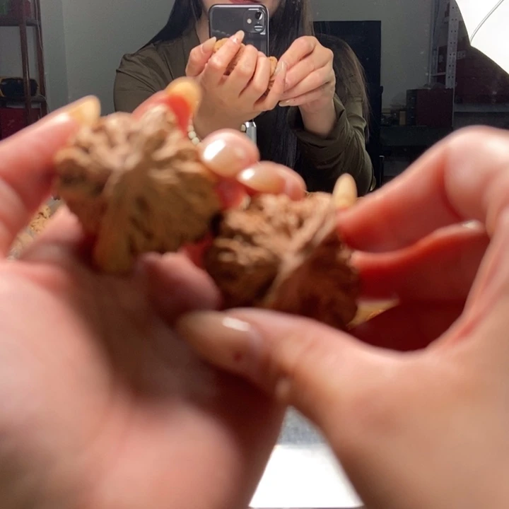 文玩核桃吊坠虎头37