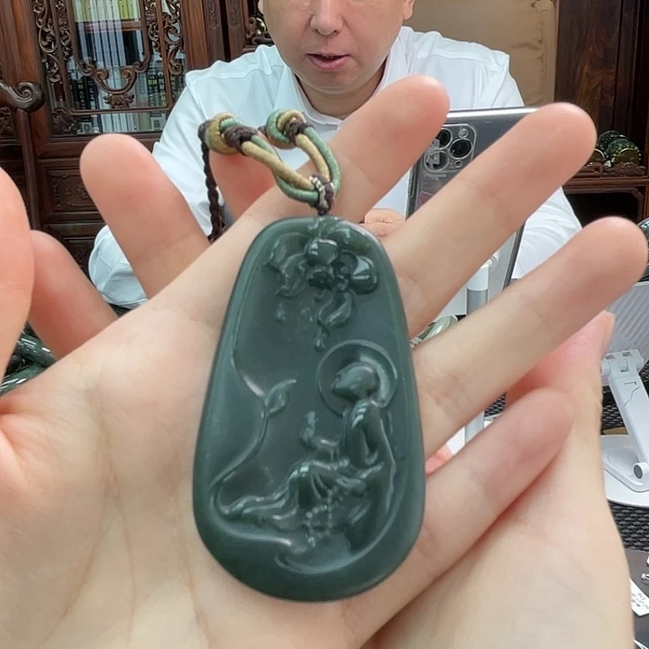 和田玉（青玉）未镶嵌颈饰佛牌