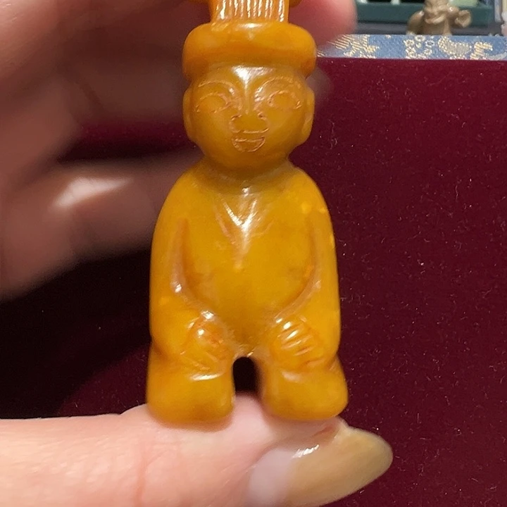 透闪石质玉未镶嵌颈饰