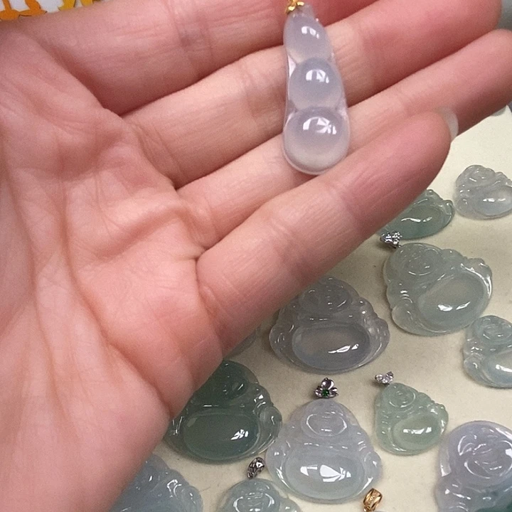 翡翠未镶嵌颈饰翡翠