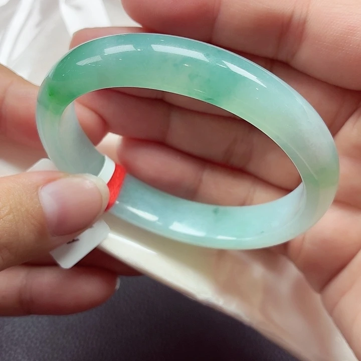 翡翠未镶嵌手镯（贵妃镯）天然缅甸A货翡翠