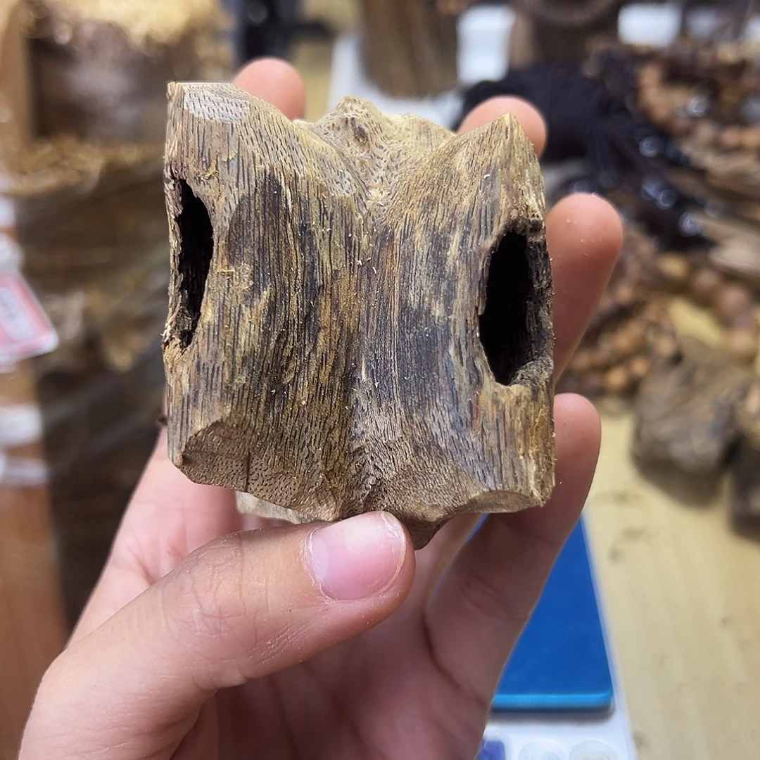 木绿奇楠原材料挂件32克