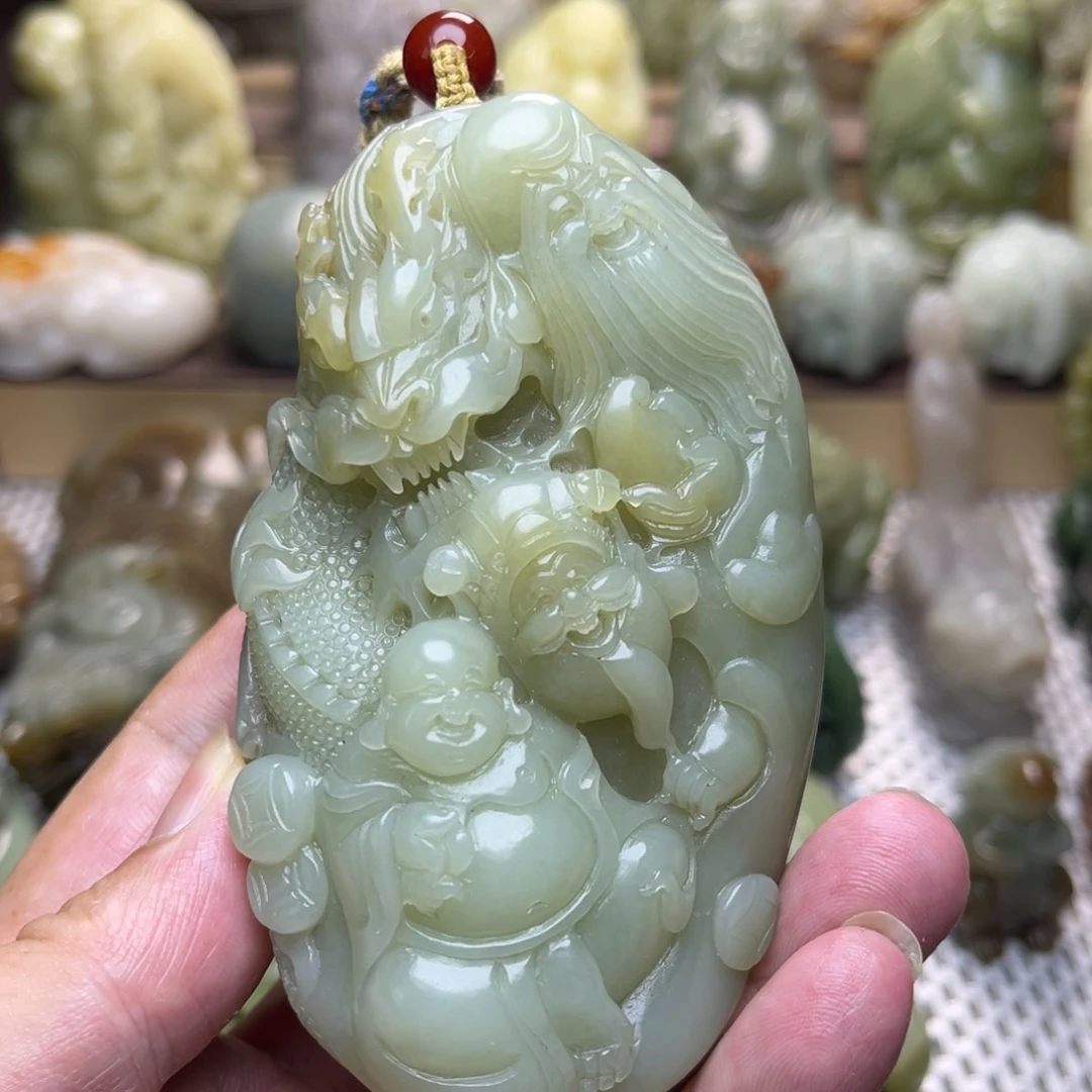 和田玉未镶嵌把件