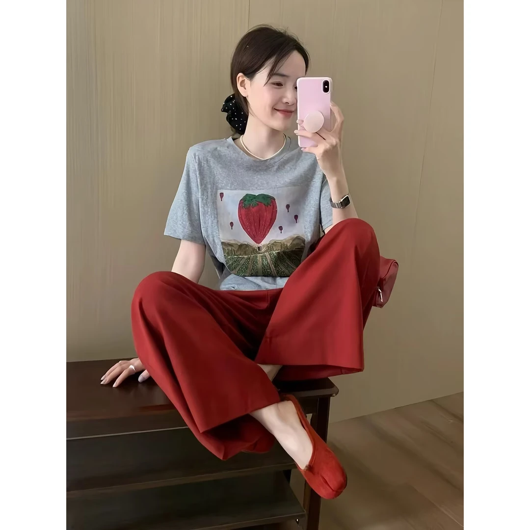 夏装多巴胺穿搭一整套轻奢高级炸街减龄印花T恤红色休闲裤套装女