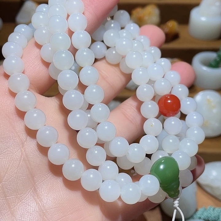 和田玉颈饰未镶嵌农**哥