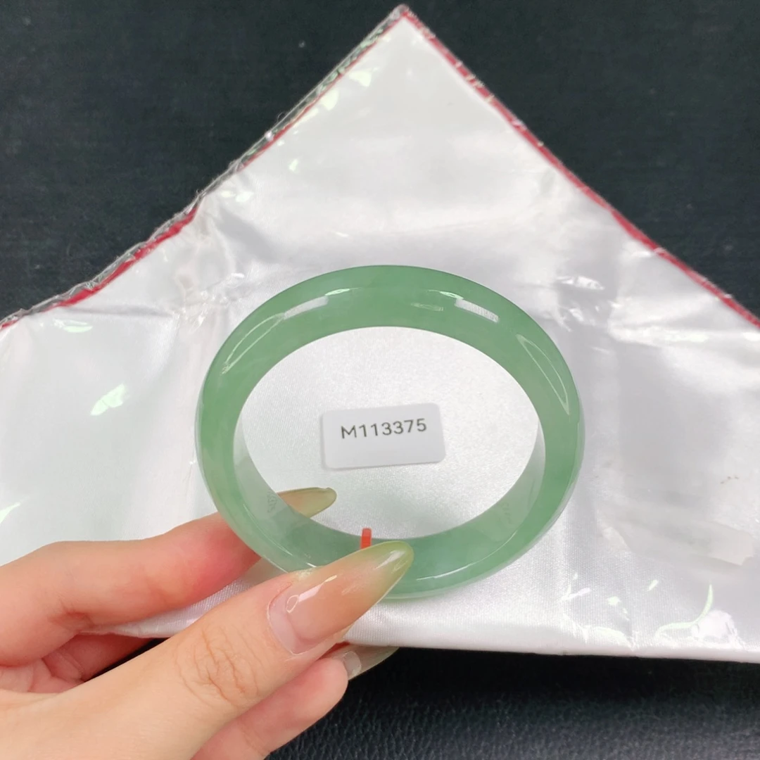 翡翠未镶嵌手镯天然翡翠手镯04