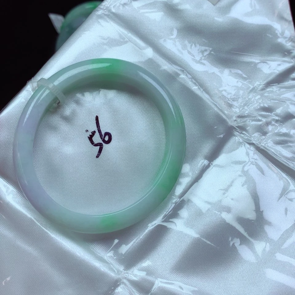 【闪购商品】翡翠手镯未镶嵌春彩贵妃56