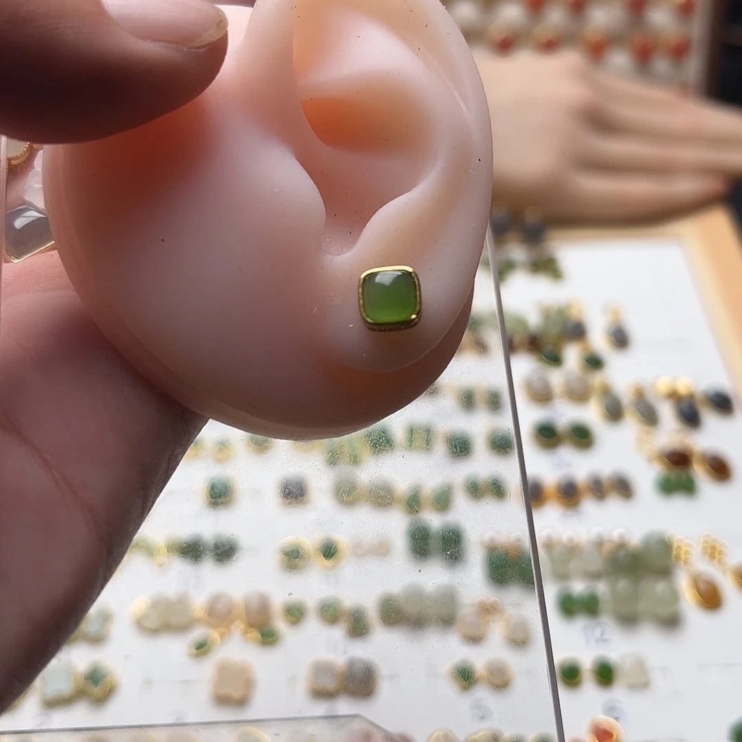 和田玉银S925镶嵌耳饰