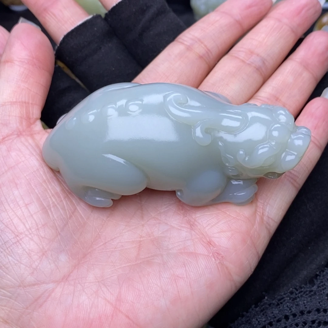 和田玉未镶嵌把件