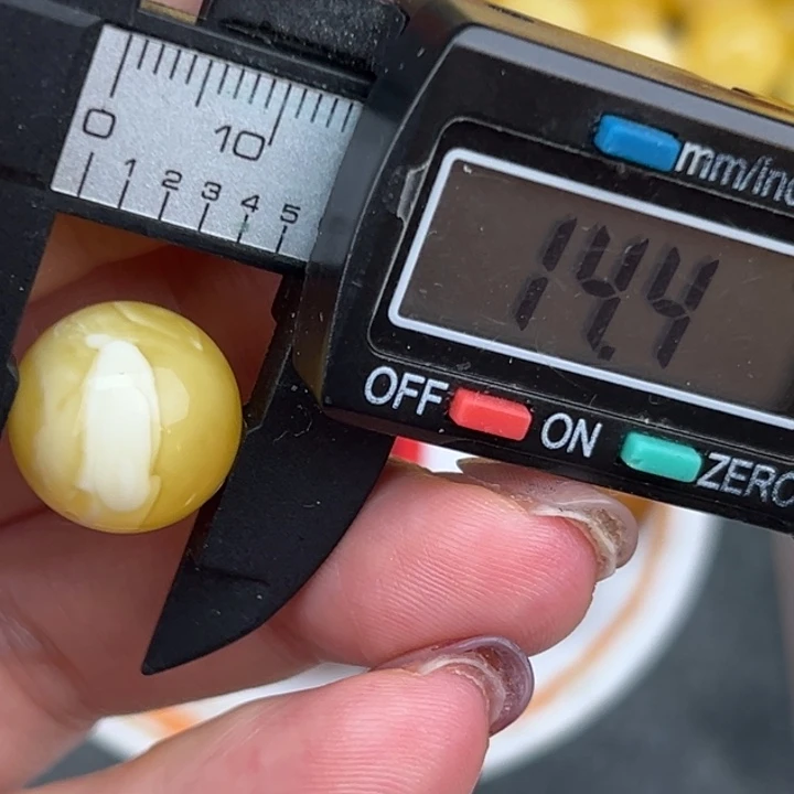 琥珀裸石未镶嵌蜜蜡1374