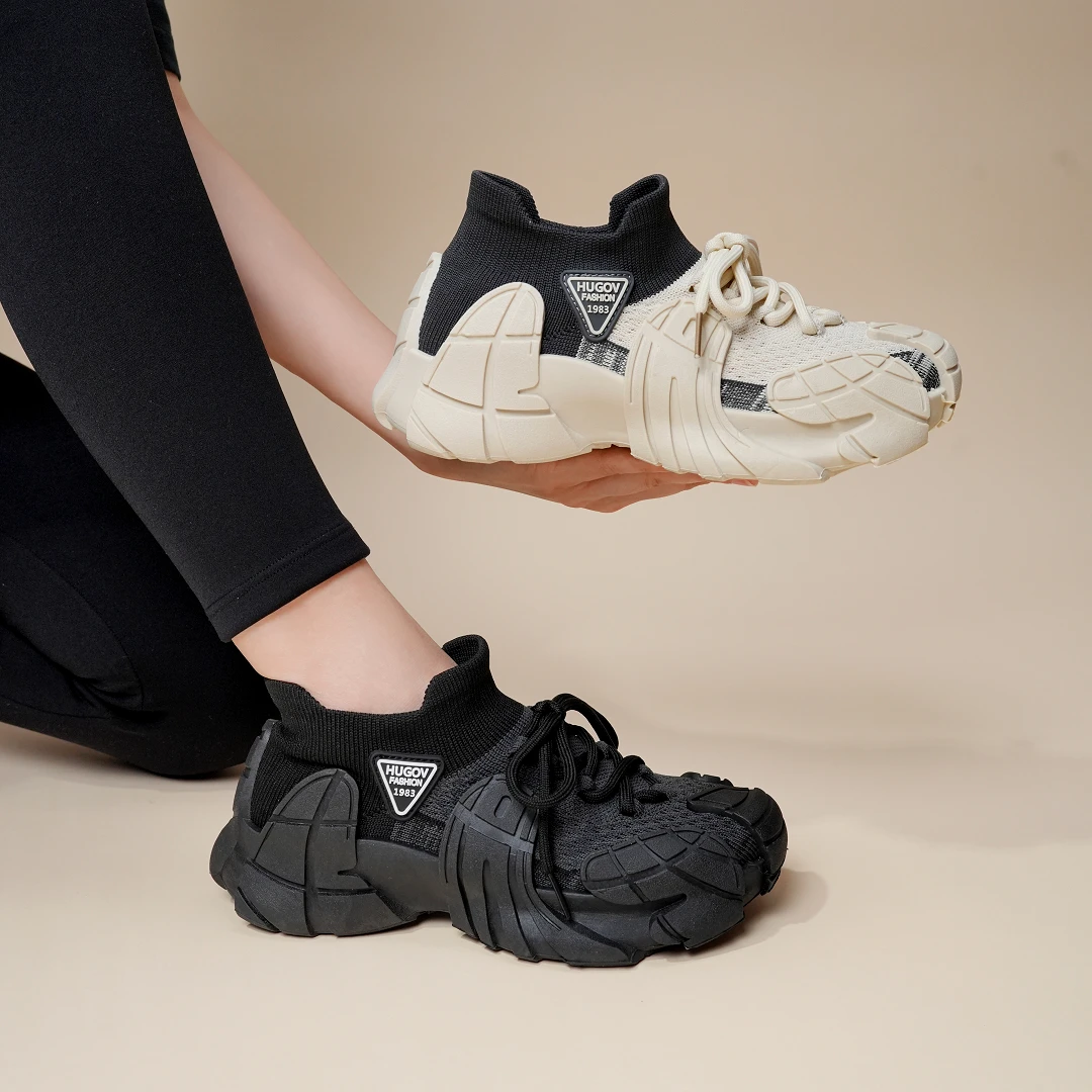 2025春夏款情侣透气舒适飞织轻便懒人软底轻便百搭运动高弹运动鞋