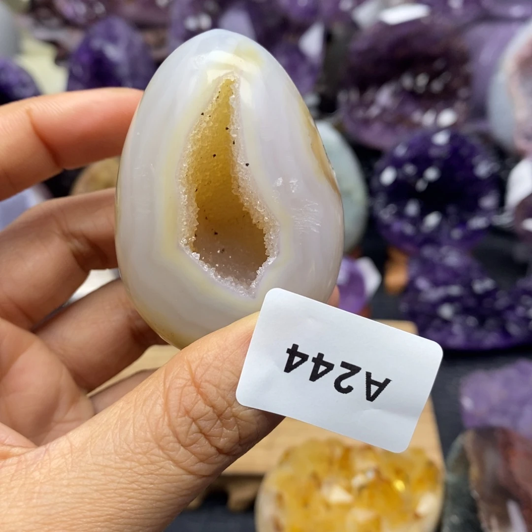 未镶嵌水晶大型摆件（非配饰）