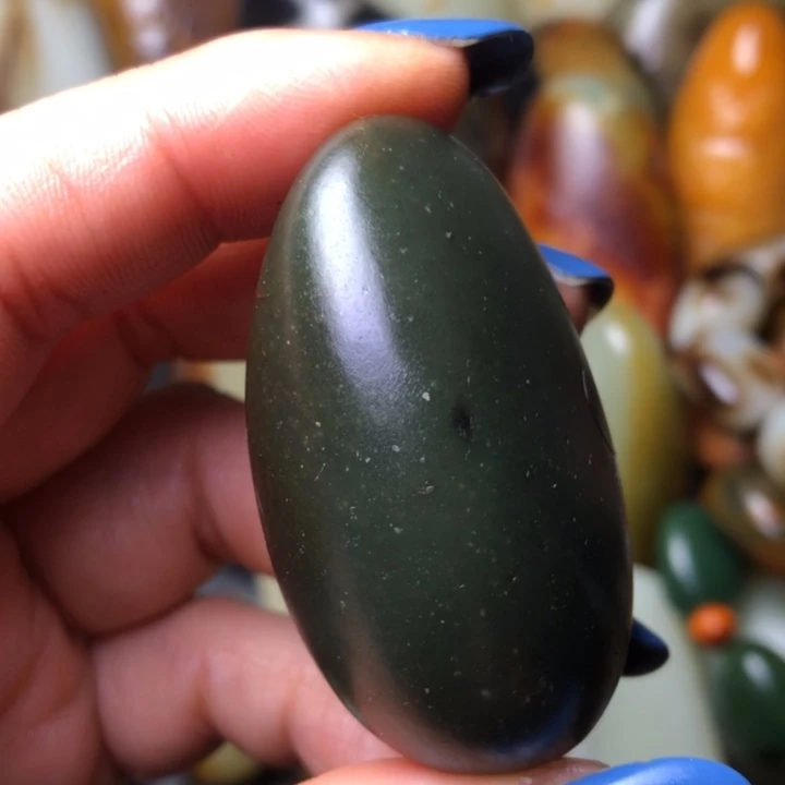 和田玉未镶嵌珠宝奇石