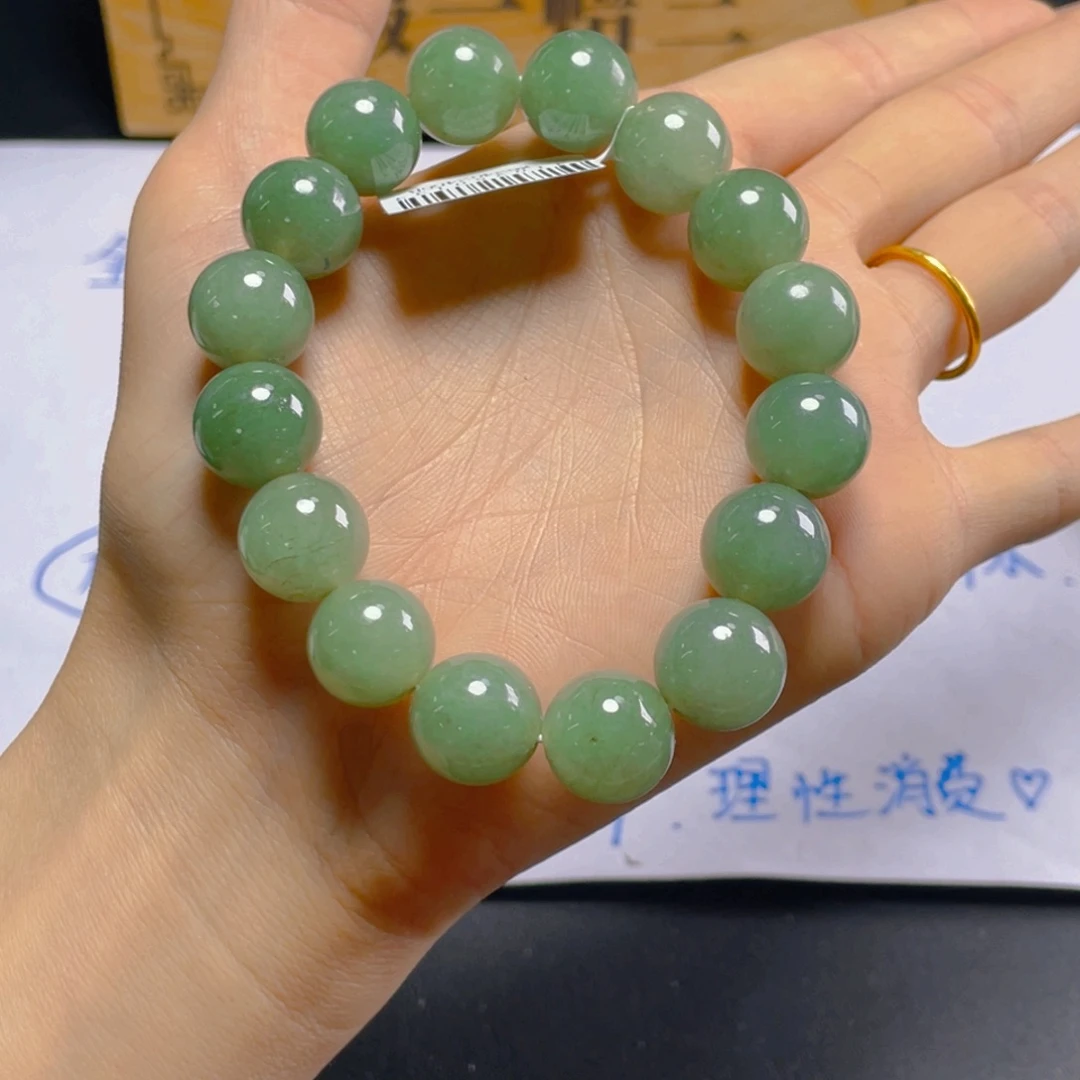 定制翡翠未镶嵌手串