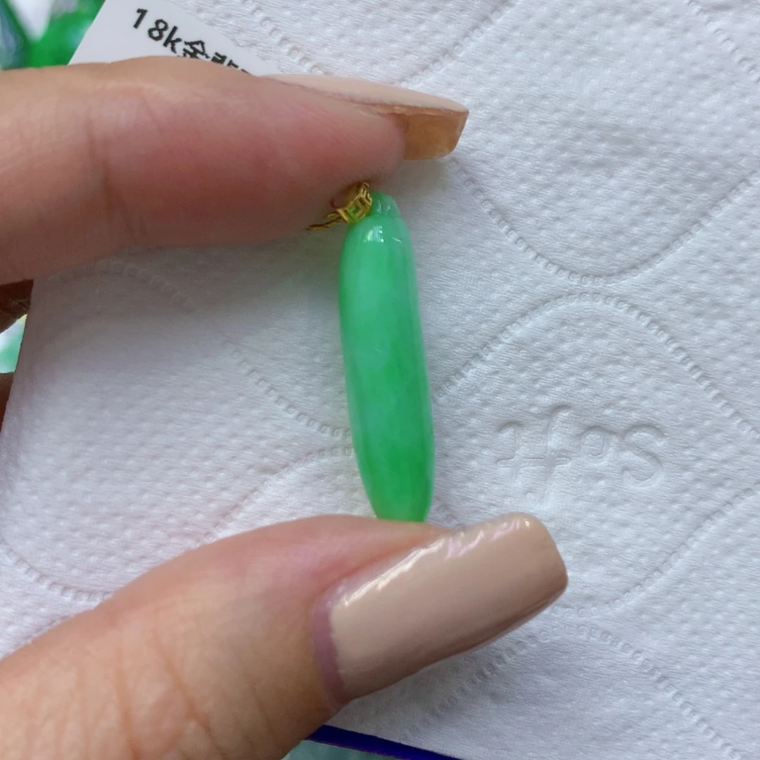颈饰18K金镶嵌翡翠