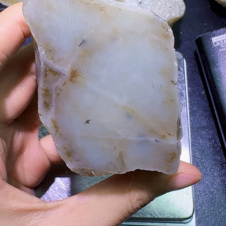 未镶嵌和田玉（糖玉）珠宝半成品