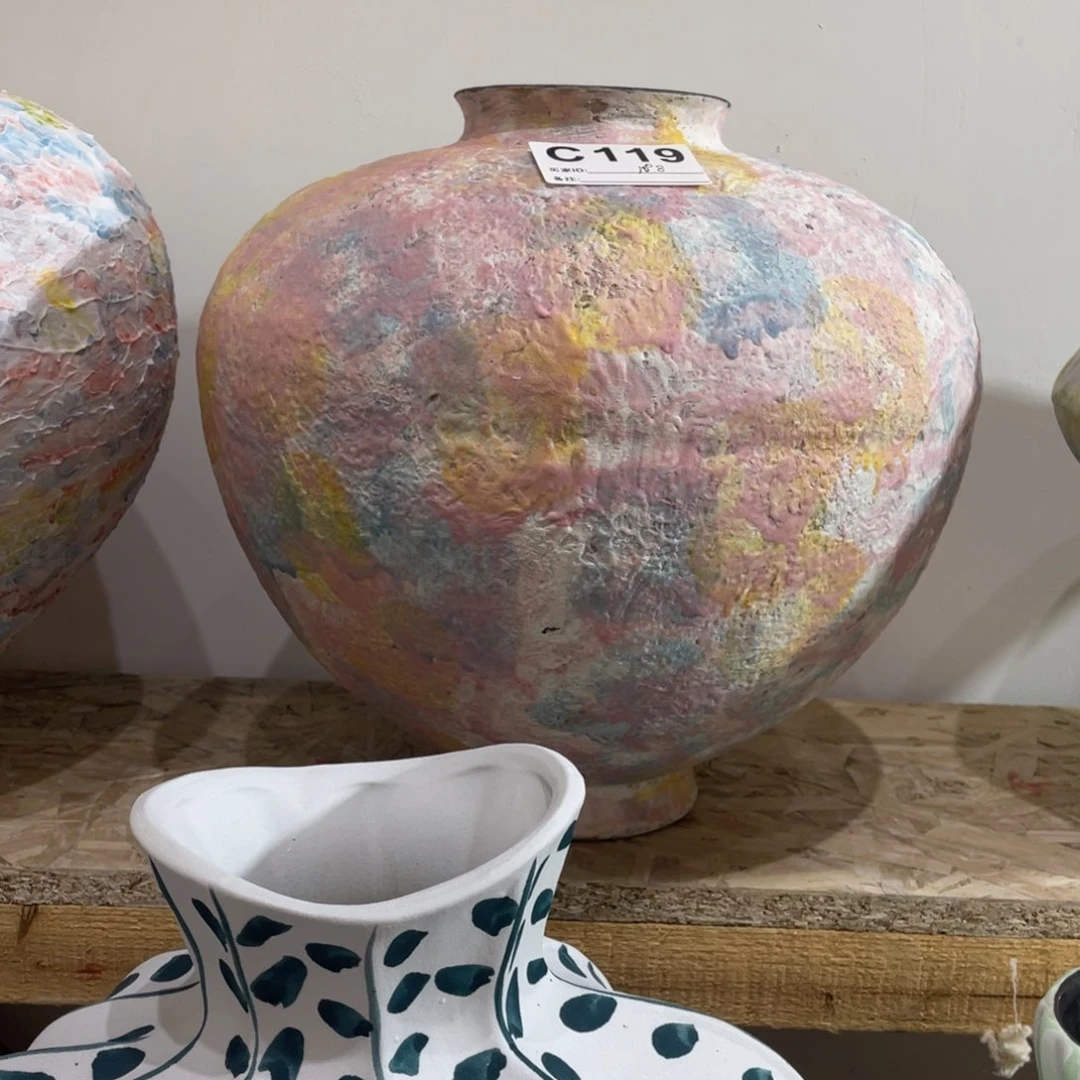 用***8白泥花瓶景德镇陶瓷艺术研究院