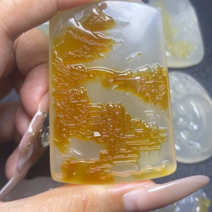 玛瑙/玉髓颈饰未镶嵌会**鱼