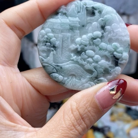 翡翠颈饰未镶嵌翡翠