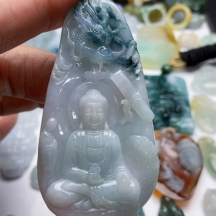 翡翠未镶嵌颈饰神龙护主佛观天下