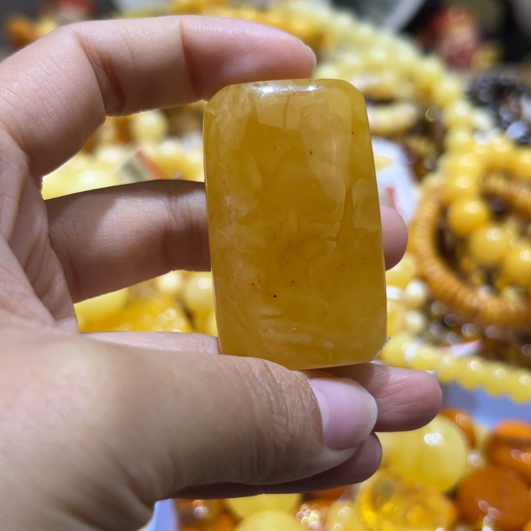 琥珀珠宝奇石未镶嵌