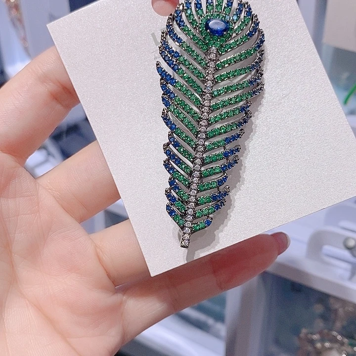 锆石铜合金绿色羽毛胸针