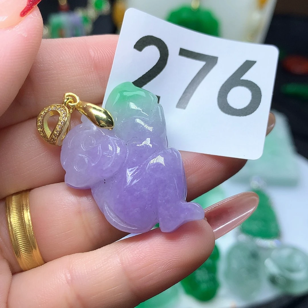 翡翠吊坠(赠链)未镶嵌