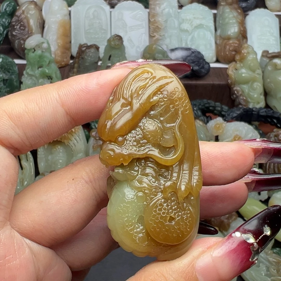 和田玉未镶嵌把件