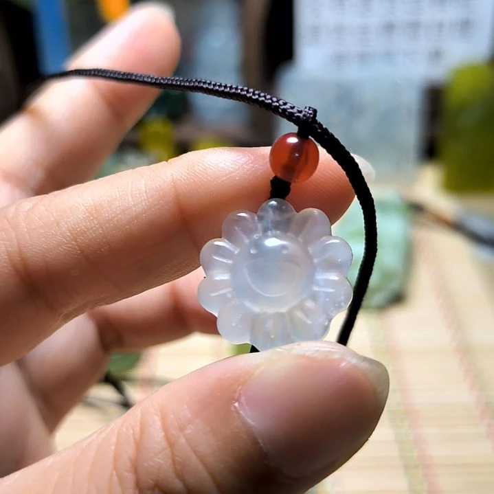 孤***雁蛇纹石玉未镶嵌颈饰