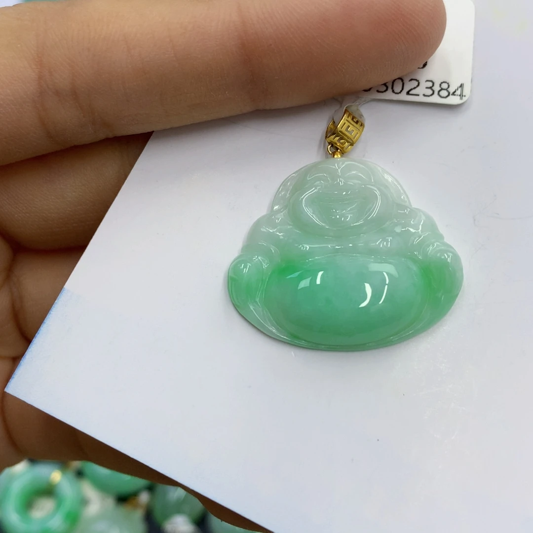 翡翠18K金镶嵌颈饰翡翠