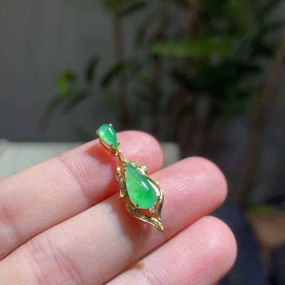 吊坠(不含链)18K金镶嵌翡翠冰阳绿水滴