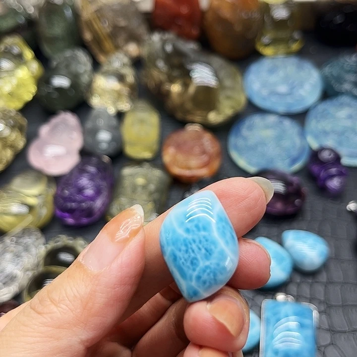 K***_未镶嵌颈饰水晶水晶