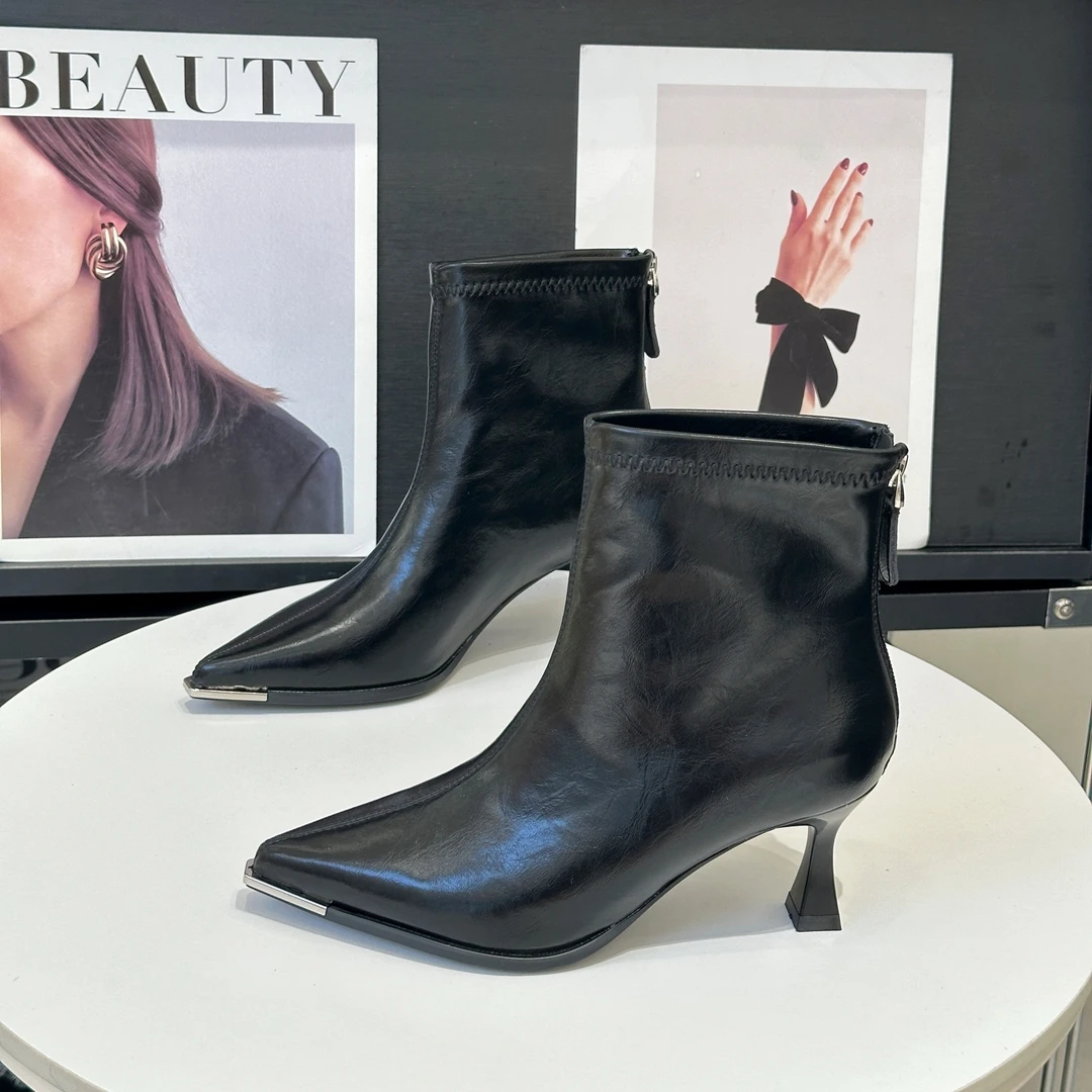 尖头短靴女2025秋冬新款仙女风配裙子短筒靴小众瘦瘦靴细跟高跟靴