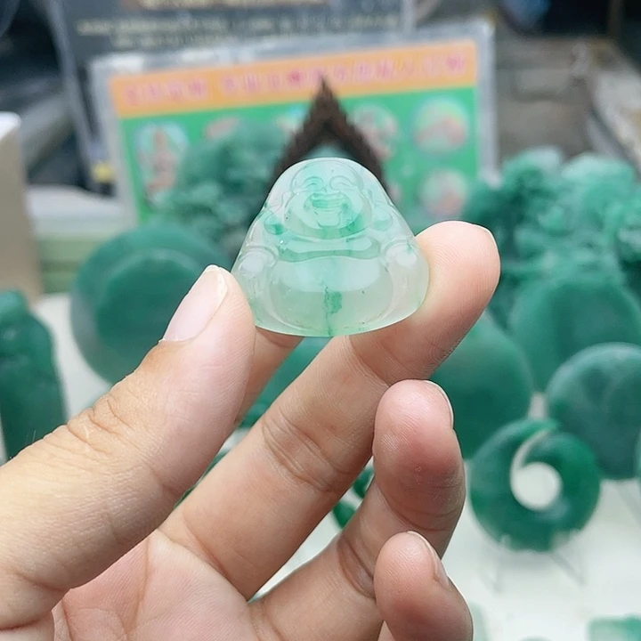 石英质玉未镶嵌颈饰