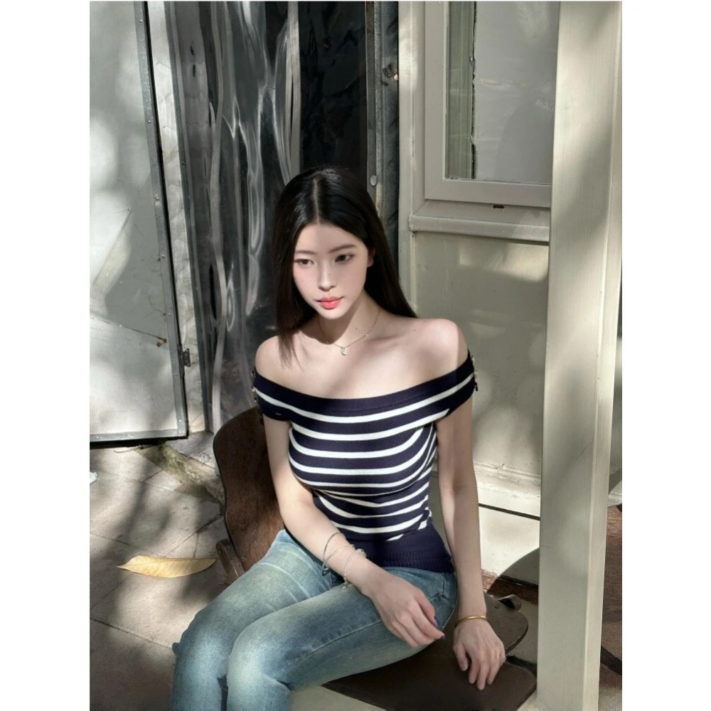 向晚·条纹御姐 条纹一字肩露肩修身性感针织衫上衣女