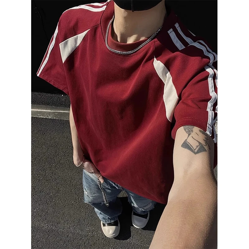 酒红色撞色拼接短袖男生夏季潮牌痞帅炸街t恤美式复古机车五分袖