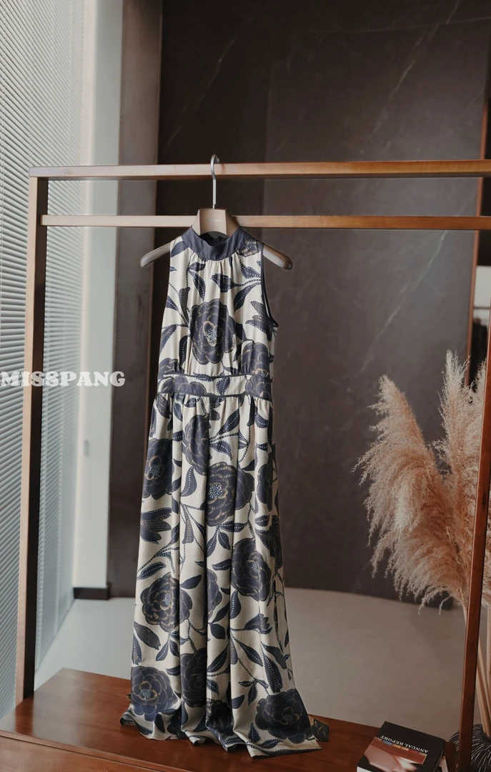 提花优雅显瘦连衣裙