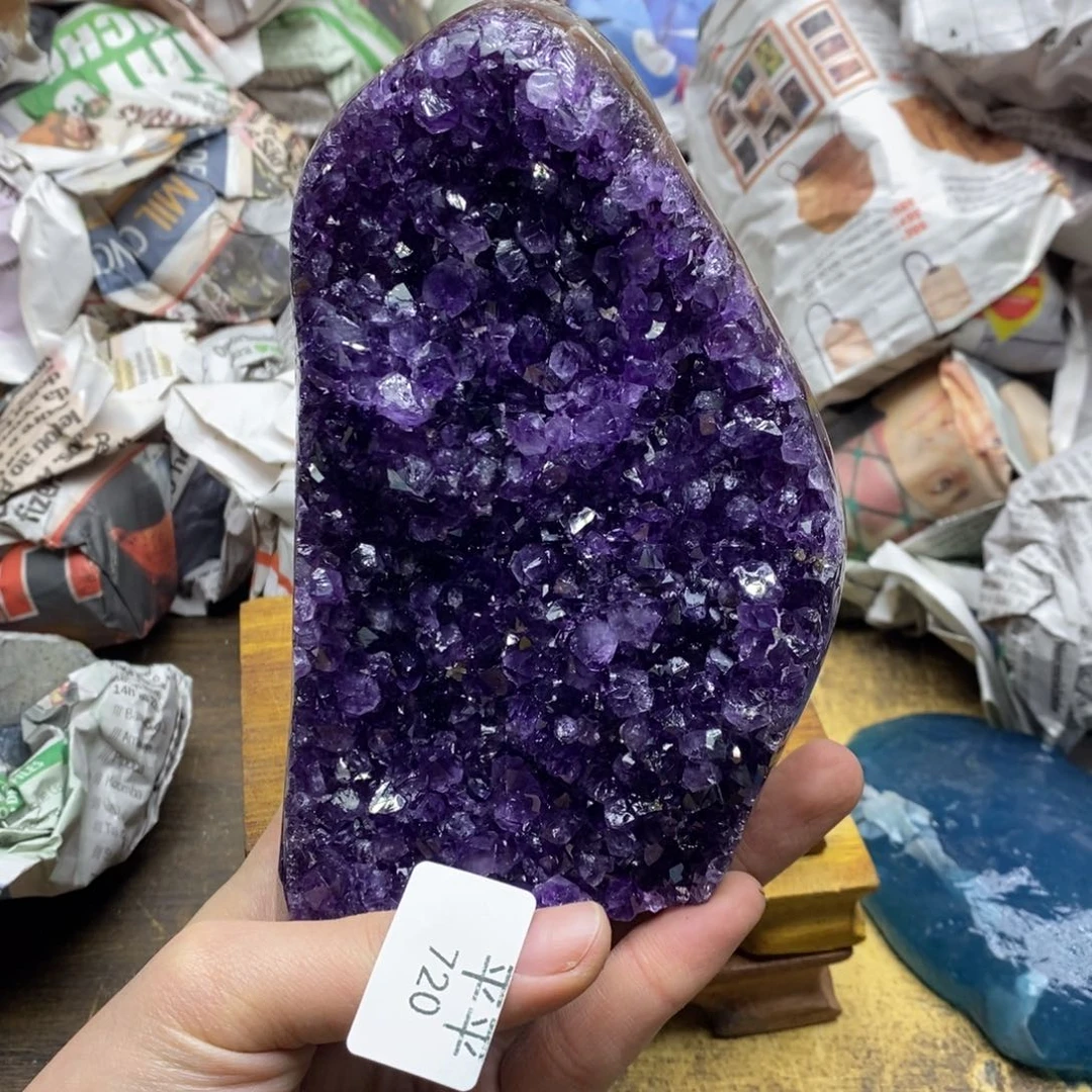 紫晶乌拉圭未镶嵌