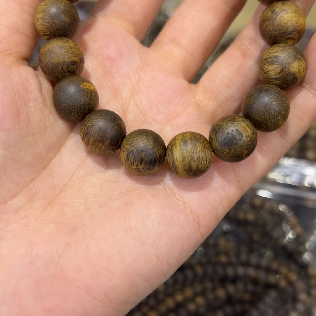 沉香沉香碎屑奇楠沉香老料uk k q