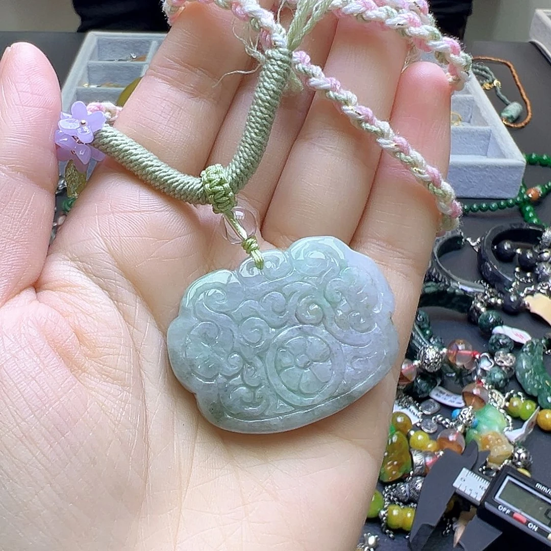 翡翠未镶嵌颈饰99