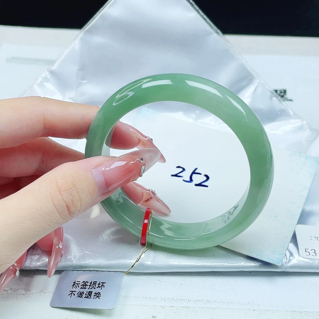 翡翠未镶嵌手镯53