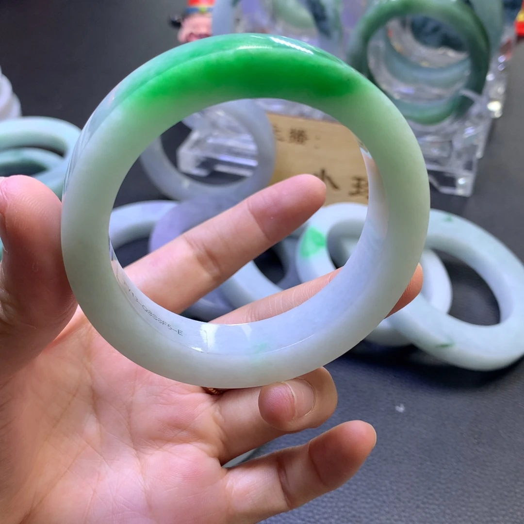 定制翡翠翡翠未镶嵌凯****）翡翠