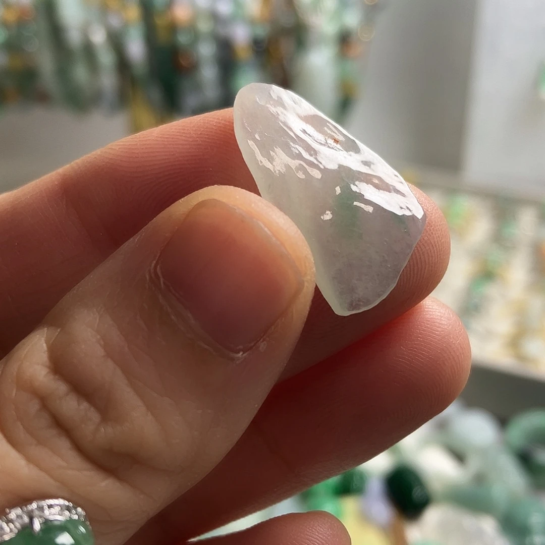 翡翠未镶嵌颈饰03