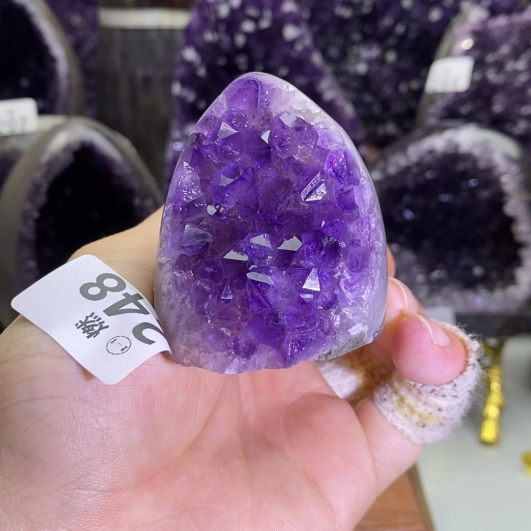 紫晶未镶嵌大型摆件（非配饰）