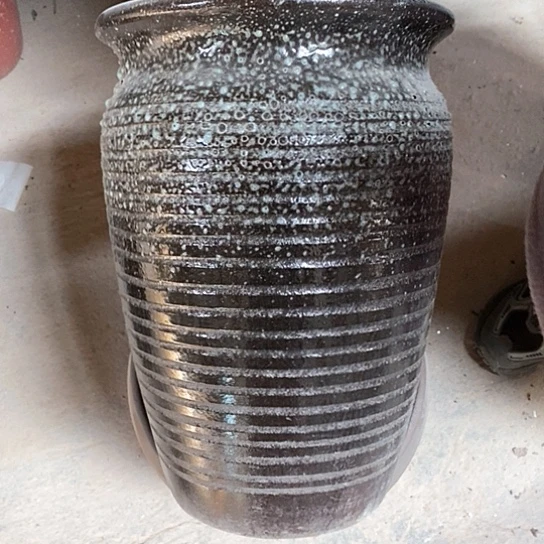 紫砂花盆口25高36，气泡款，瑕疵