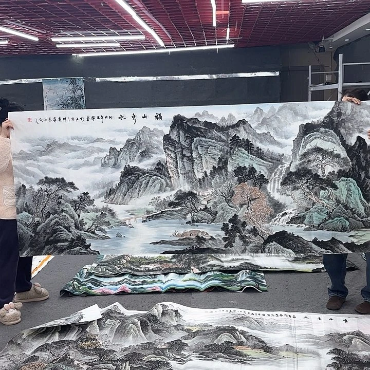 国画无毛或近于被白色